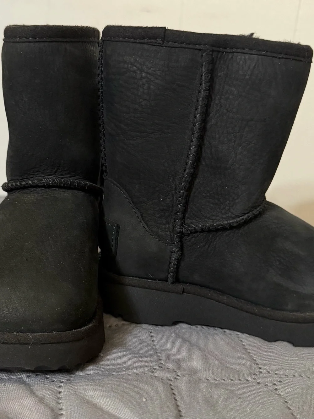 UGG classic short